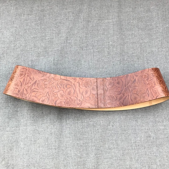 Saks, very wide Italian leather tooled belt, L - Picture 2 of 11